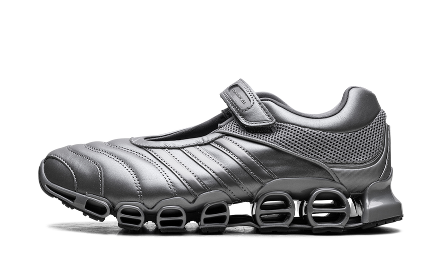 Adidas Megaride Mary-Jane Taqwa Bint Ali Iron Metallic — Mary-Jane deportiva con brillo urbano