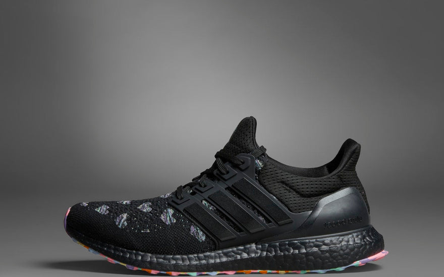Adidas Ultra Boost 1.0 DNA Valentine's Day Black (2023) — Elegancia y confort que destaca