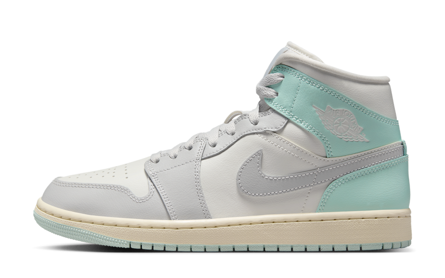 Air Jordan 1 Mid Football Grey Igloo: Classic Mid in gray that elevate your look