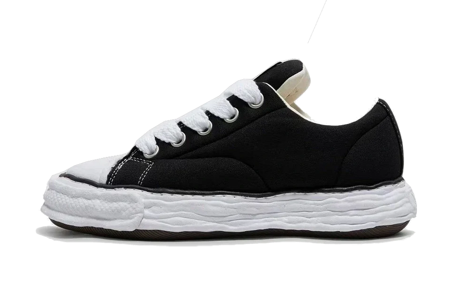Maison Mihara Yasuhiro Peterson 23 OG Sole Canvas Low Black: Zapatillas de autor con suela escultórica