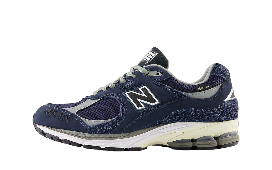 New Balance 2002R Invincible x N.Hoolywood Gore-Tex Navy: la sneaker urbana impermeable que necesitas