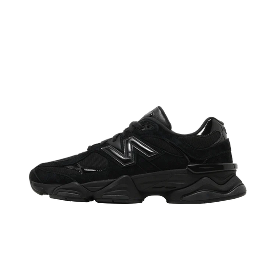 New Balance 9060 Triple Black Patent: charol urbano con actitud retro