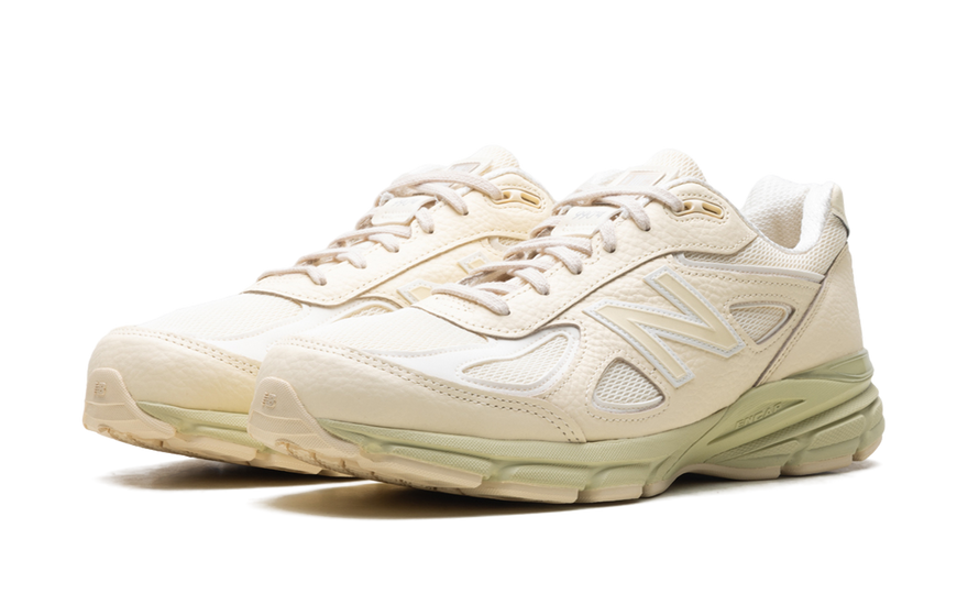 New Balance 990v4 MiUSA Macadamia Nut: classic style and premium comfort