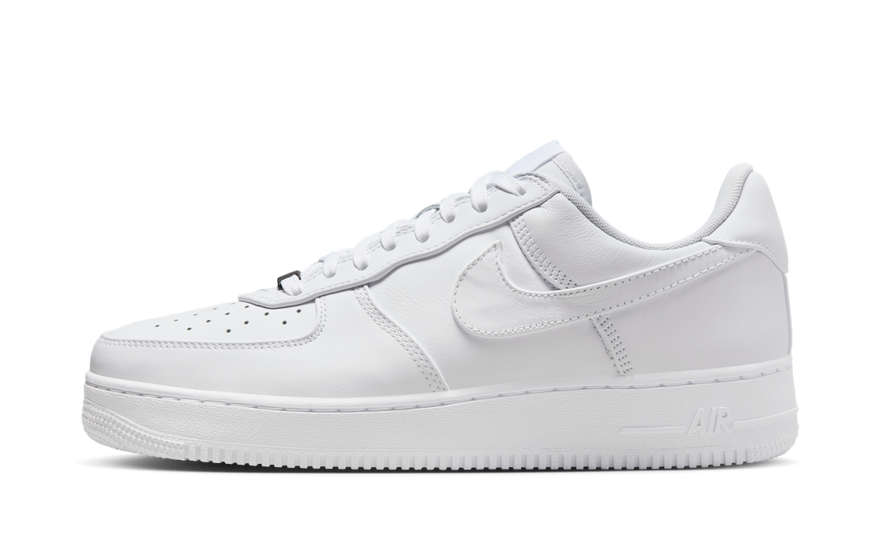 Nike Air Force 1 Low Retro Premium Triple White: El básico blanco que todo armario necesita