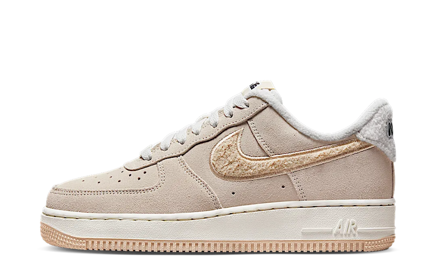 Nike Air Force 1 Low '07 SE Sanddrift Gum Fleece: Arena, Suela Gum y Forro de Felpa