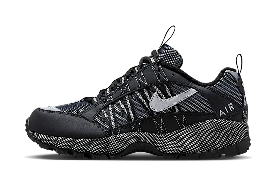 Nike Air Humara QS Black Metallic Silver: Trail 90s reinventado con estilo urbano
