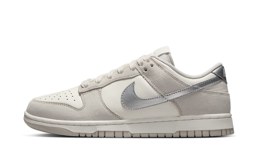 Nike Dunk Low Silver Swoosh: urban elegance in leather and metal