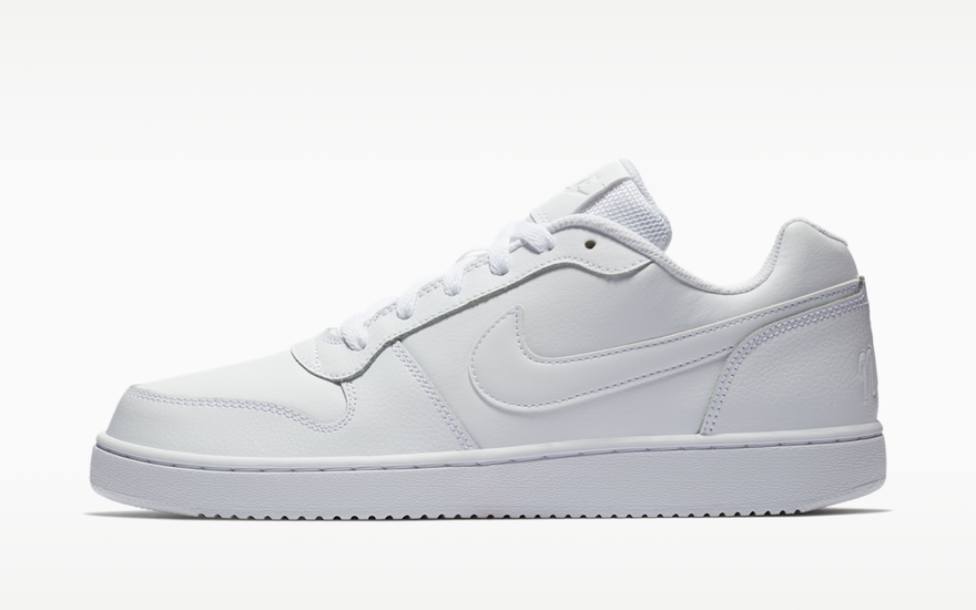 Nike Ebernon Low Triple White: la zapatilla blanca minimalista que necesitas