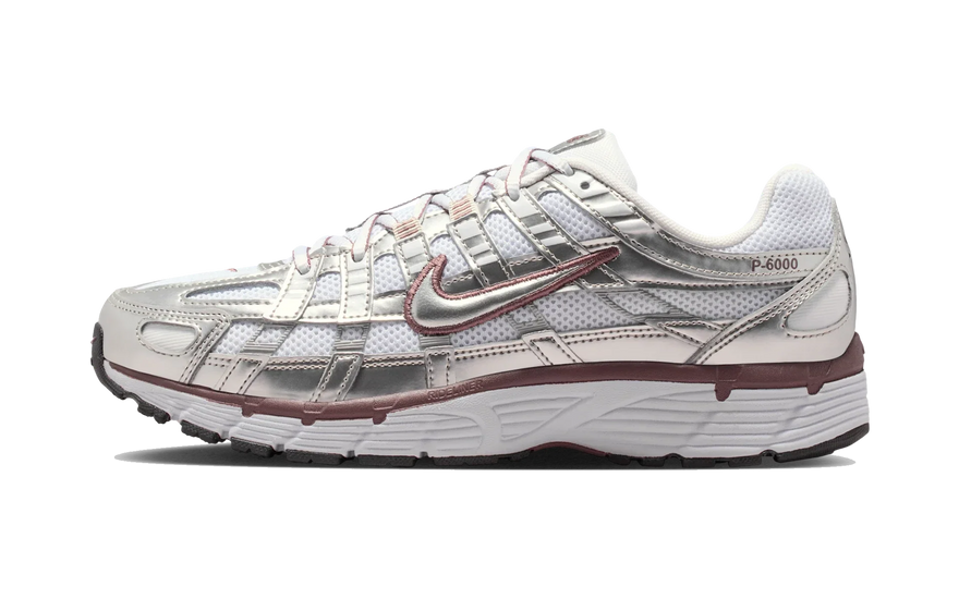 Nike P-6000 White Metallic Silver Tattoo: la celosía plateada que arrasa en 2026