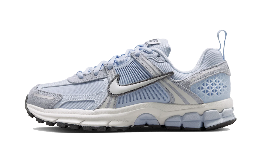 Nike Vomero 5 Football Grey Pencil Point: reseña, tallaje y cómo combinarlas en 2026