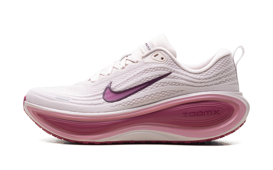 Nike Vomero Plus Silt Red Sweet Beet Bordeaux: retro con confort urbano