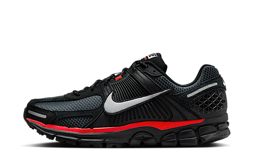 Nike Zoom Vomero 5 Black Metallic University Red: estilo urbano y amortiguación Zoom