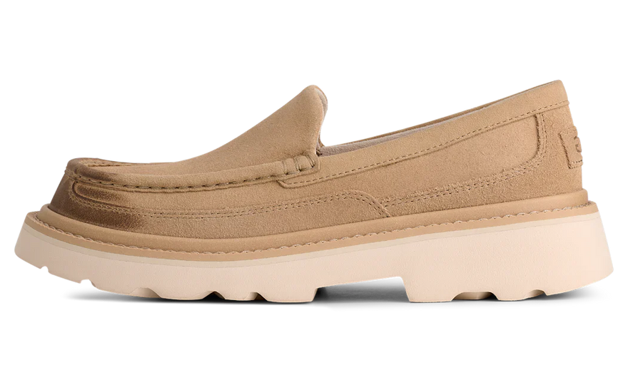 UGG Ascot Lug Mustard Seed: Mocasin slip-on mostaza para casa y salidas con estilo