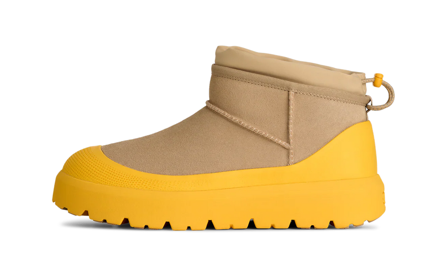 UGG Classic Ultra Mini Weather Hybrid Boot Mustard Seed Summer Wheat — La bota mostaza que transformará tu outfit