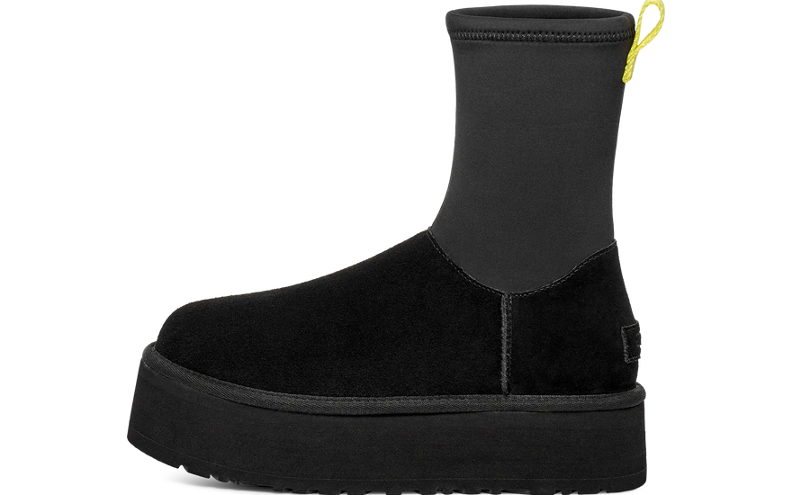 UGG Classic Dipper Boot Black: the essential black boot for your urban look