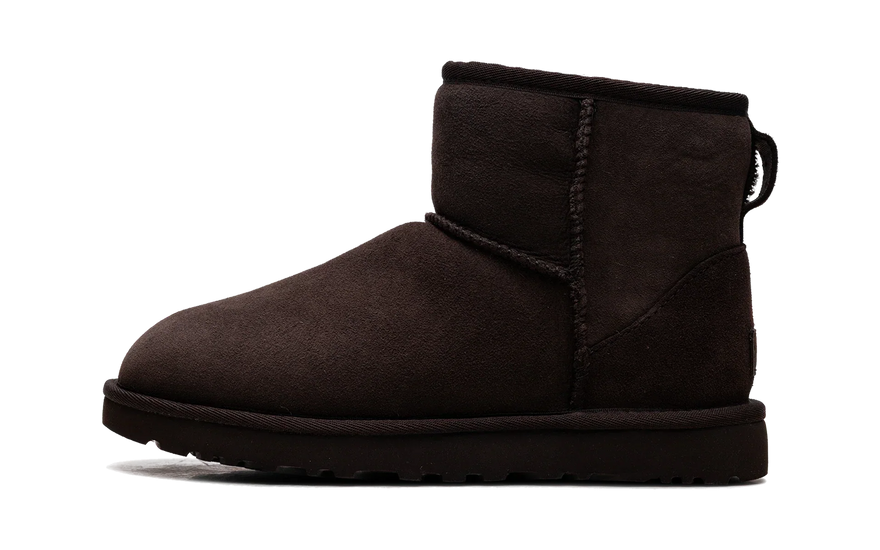 UGG Classic Mini II Boot Dusted Cocoa: la bota corta en marrón cacao que va con todo este invierno 2026