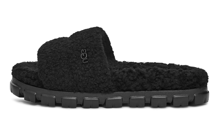 UGG Cozetta Curly Slide Nero: il sandalo in montone che avvolge i tuoi piedi