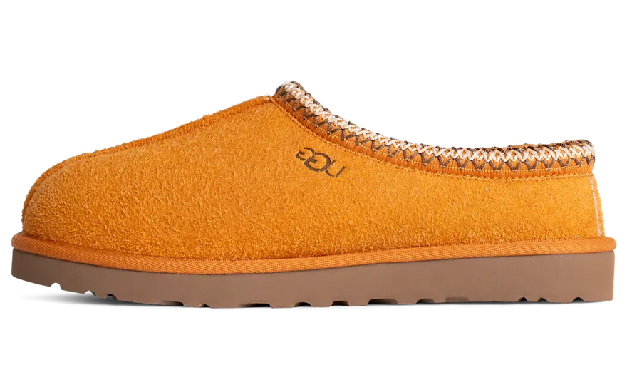 UGG Tasman Shaggy Suede Slipper Dark Apricot: la pantufla que transforma tu relax