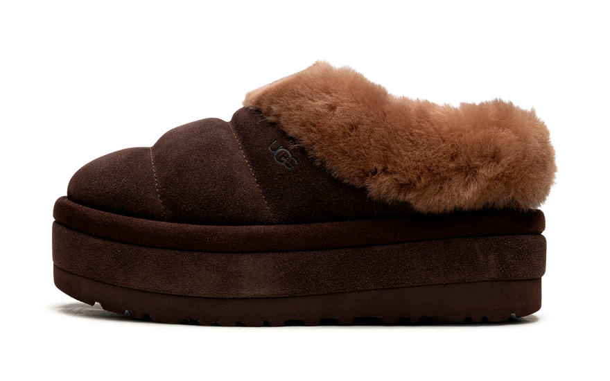 UGG Tazzlita Slipper Hardwood: la pantufla de plataforma que se ha convertido en calzado de calle en 2026