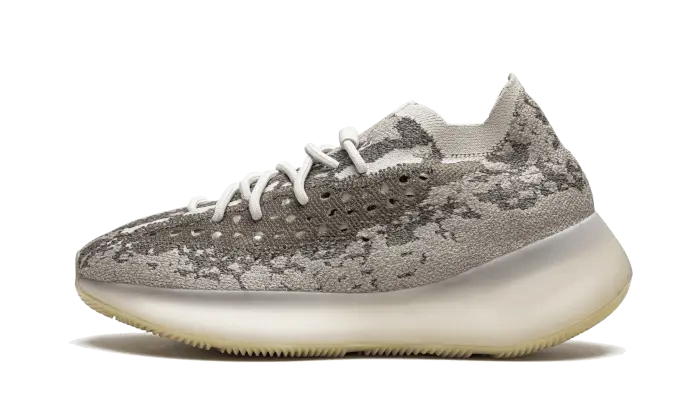 Yeezy Boost 380 Pyrite: la silueta que redefine el streetwear