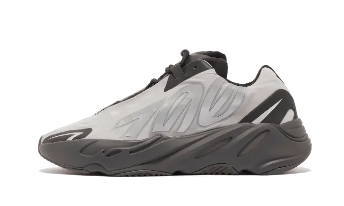 Yeezy Boost 700 MNVN Metallic: den metalliske sko, der genopfinder komforten