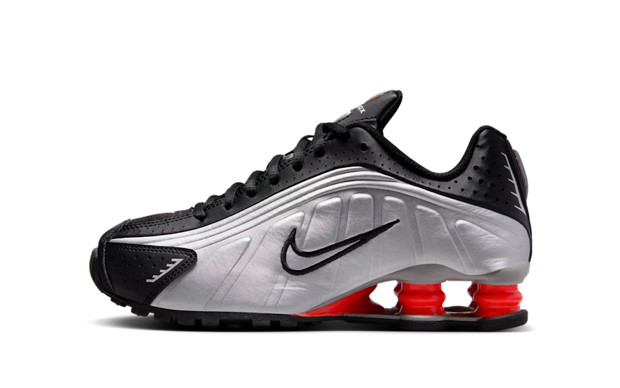 Nike Shox R4 Metallic Silver Black Picante Red: estilo e amortecimento que se destacam