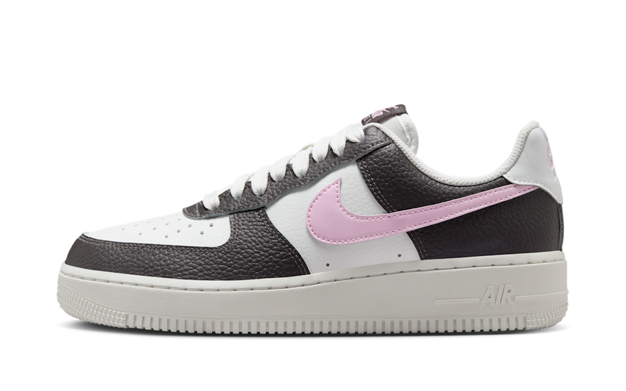 Nike Air Force 1 07 Medium Ash Pink Foam — El rosa que moderniza un clásico urbano