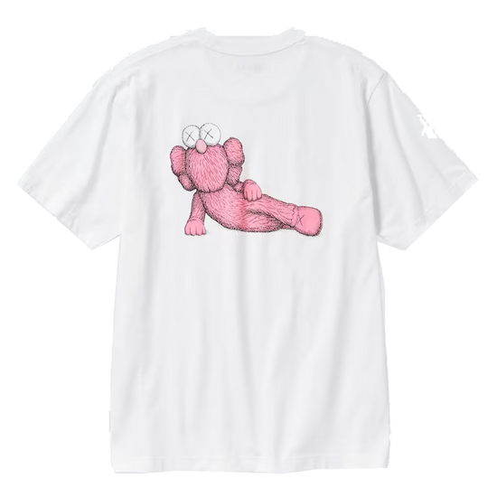 KAWS x Uniqlo T-Shirt Pink Graphic: La camiseta rosa que transforma tu streetwear