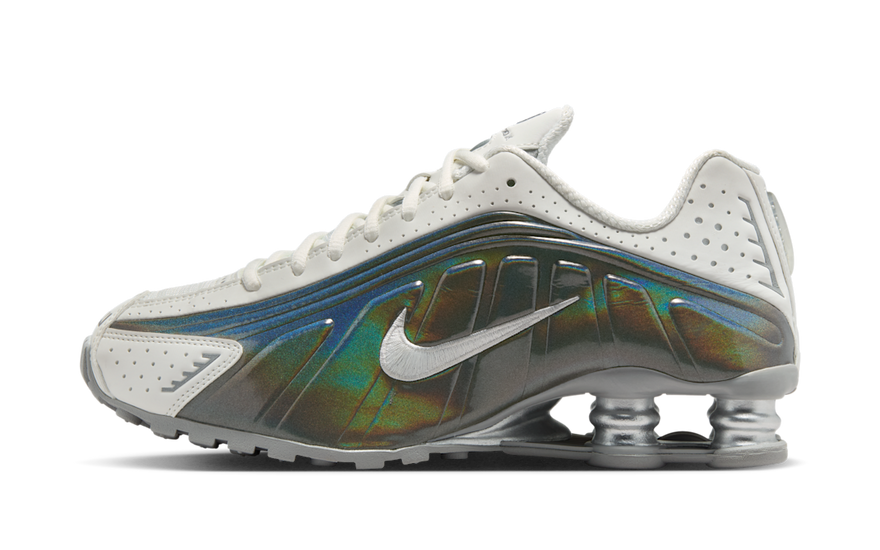 Nike Shox R4 White Iridescent: estilo iridiscente y amortiguación Shox