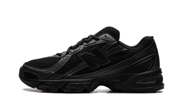 New Balance 740 Triple Black | Next Step