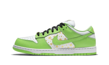 Nike SB Dunk Low Supreme Stars Mean Green (2021) - DH3228-101 - View 1 | Next Step
