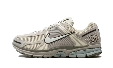 Nike Zoom Vomero 5 Light Orewood Brown Armory Blue - FZ3653-104 - View 1 | Next Step