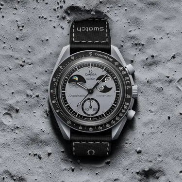 Swatch x Omega Bioceramic Mission to EarthPhase - SO33M700 - View 1 | Next Step