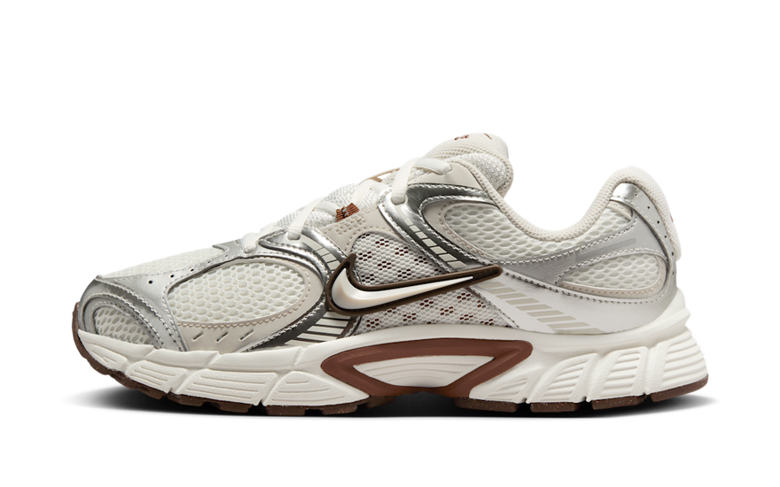 Nike V5 RNR Sail Fauna Brown Phantom Light Orewood Brown: city shoes with advanced cushioning