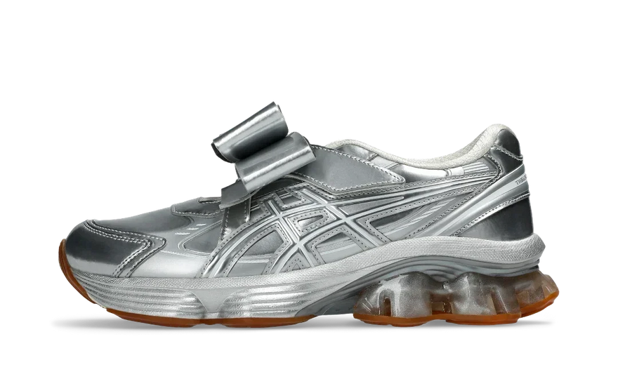 ASICS Gel-Kinetic Fluent SHUSHU/TONG Pure Silver: el lazo XL metalizado que domina el balletcore en 2026
