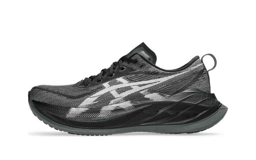 ASICS Superblast 2 Black White: Máxima amortiguación y estilo urbano para largas distancias