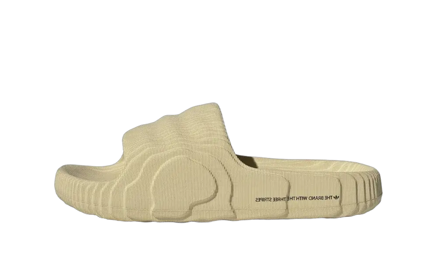 Adidas Adilette 22 Ciabatte St Desert Sand: la ciabatta imprescindibile dell’estate