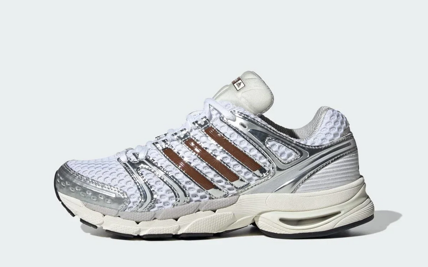 Adidas Adistar Control 5 White Preloved Brown: el tech runner de 2008 que domina la calle en 2026
