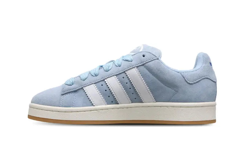 Adidas Campus 00s Clear Sky Gum: Zapatillas gamuza azul cielo con suela gum retro
