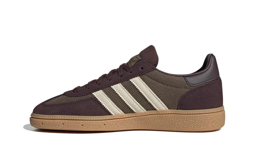 Adidas Handball Spezial Brown gum: klasika v retro stylu s gumovou podrážkou a odolnou kůží