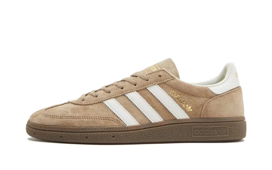 Adidas Handball Spezial Cardboard White: Icono retro que transforma tu look urbano