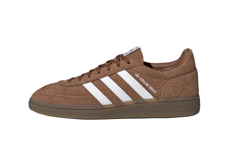Adidas Handball Spezial Care Bears Tenderheart Bear (Women's): η πιο τρυφερή συνεργασία του 2026, νούμερα και outfits
