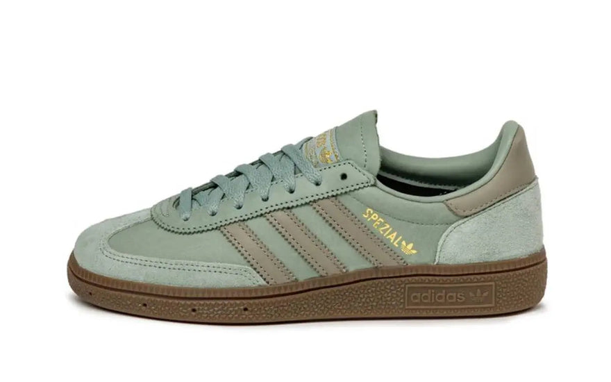 Adidas Handball Spezial Green Pebble Gum — Clásico retro en piel y suela gum