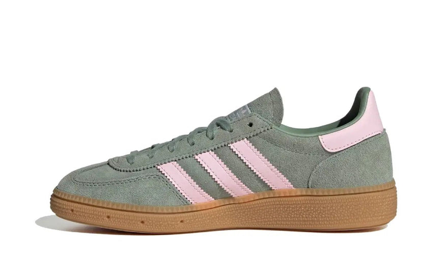 Adidas Handball Spezial Mint Green Pink Gum: Der Minzfarbene Schuh, der Spielfeld und Straßenkleidung beherrscht