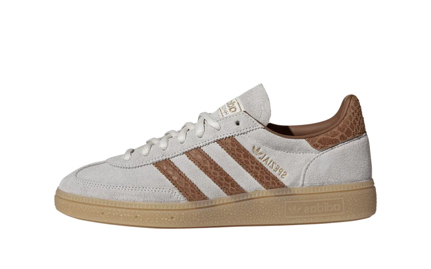 Adidas Handball Spezial Off White Dusky Bronze: la zapatilla retro que domina 2026 (opiniones, talla y looks)