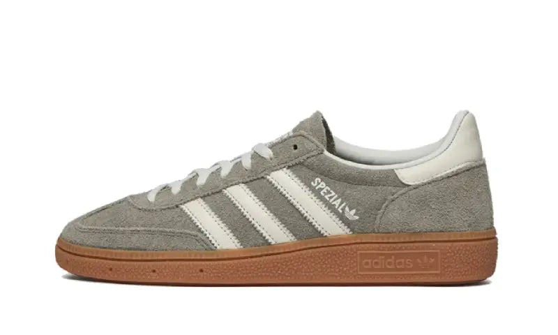 Adidas Handball Spezial Silver Pebble: el clásico de gamuza que vuelve con estilo