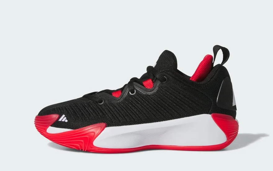 Adidas Initiation Core Black Cloud White Pure Ruby: la zapatilla de baloncesto que se pasó a la calle