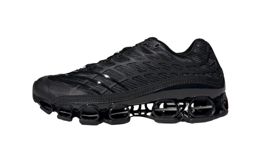 Adidas Megaride F50 Black Iron Metallic: la jaula Spider vuelve en clave total black