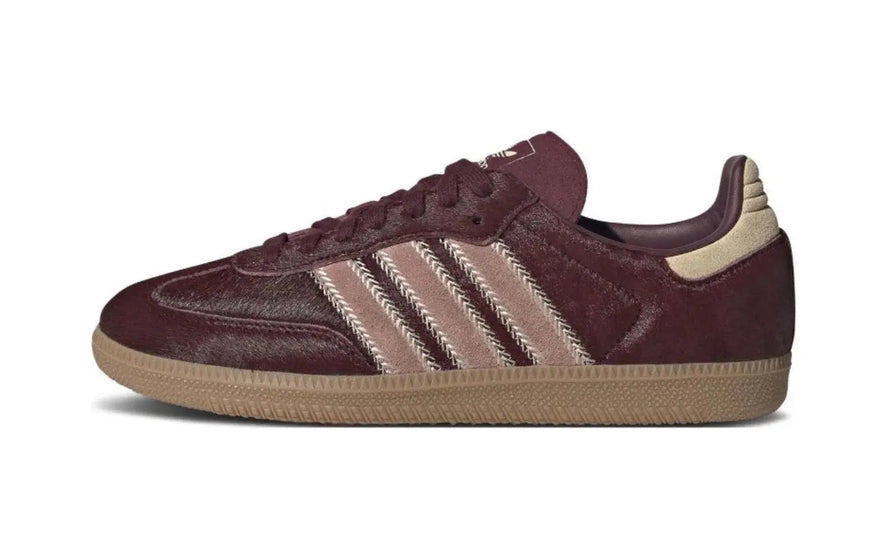 Adidas Samba OG Maroon Sand Strata Pony: il bordeaux retrò di cui hai bisogno