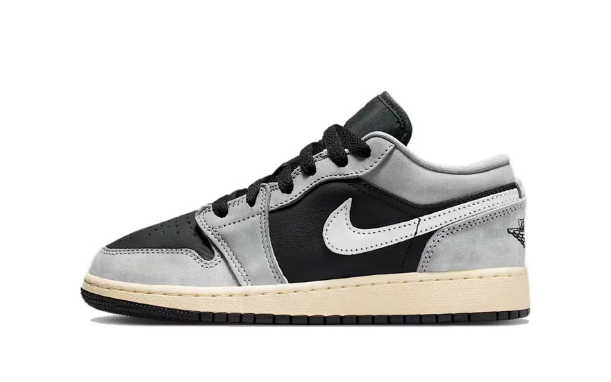 Air Jordan 1 Low SE GS Light Smoke Grey Sail (GS): de low die de straatstijl beheerst